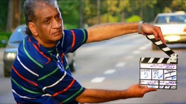  السبكى يبيع التذاكر فى سينمات وسط البلد