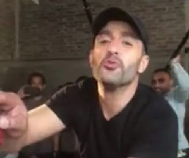 بالفيديو- كيف فاجأ أحمد السقا صديقه أمير كرارة؟   Laha Magazine