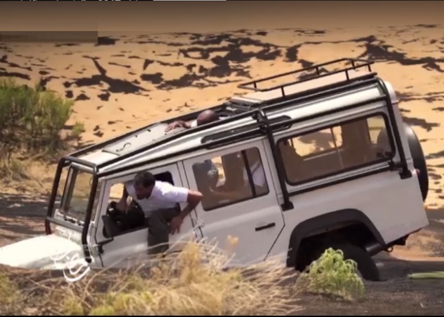 فيديو مدهش من كواليس  رامز تحت الارض .. هكذا تغرق السيارة بالنجوم!   Laha Magazine