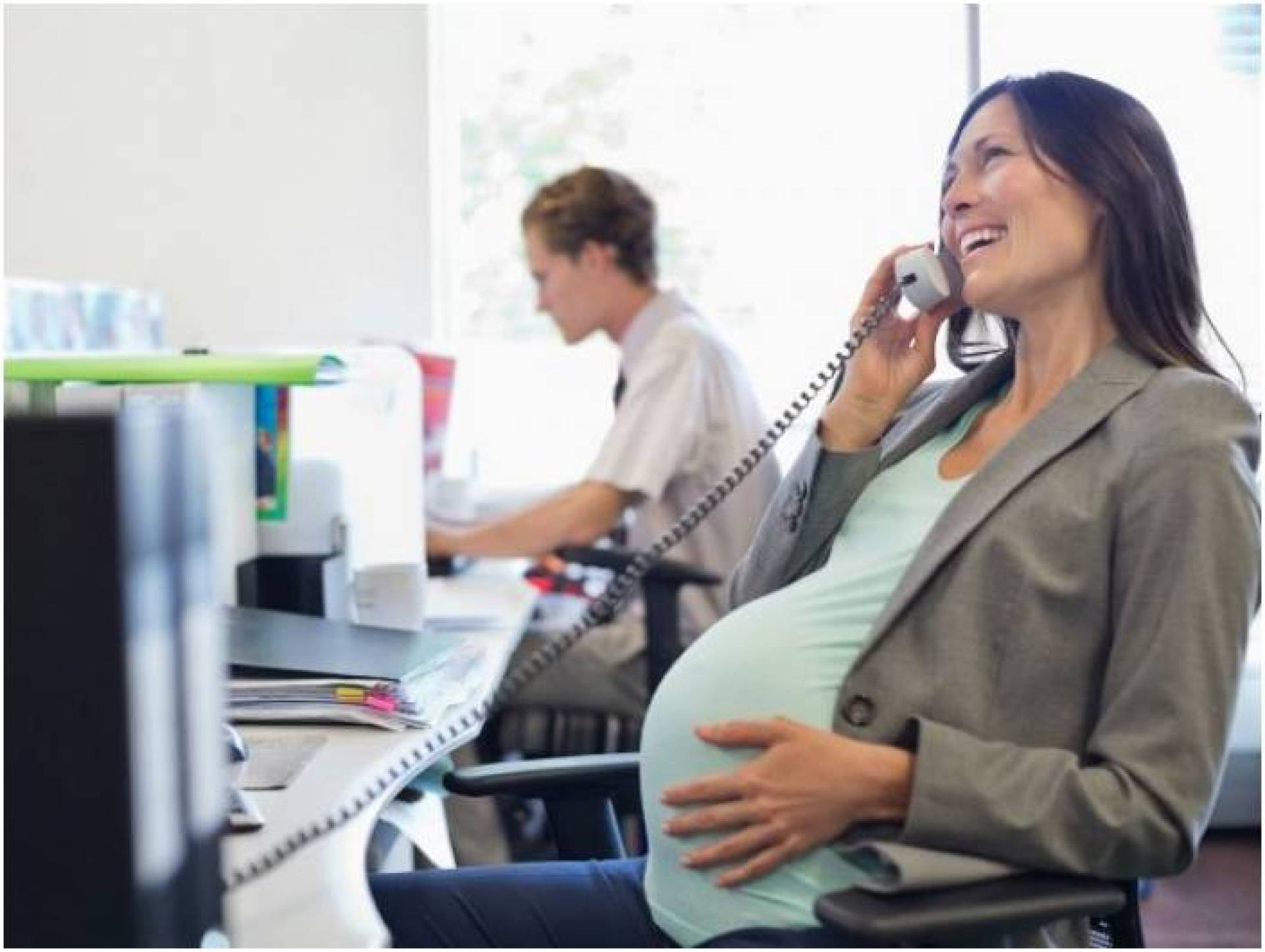 Беременность сокращения. Беременные на работе. Увольнение беременной. Успешная беременная. Беременные в РБ.