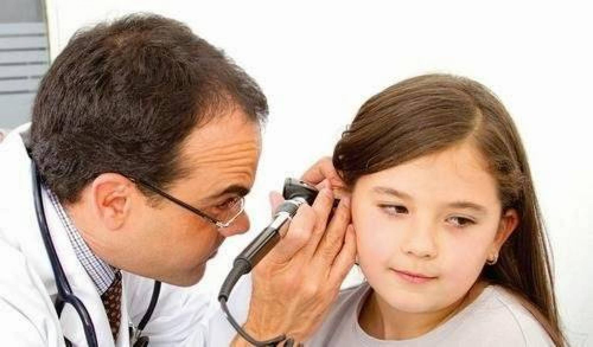 Лечение уха врачи. Отоларинголог дети. Детский ЛОР. Сурдолог детский. Оториноларингология для детей.