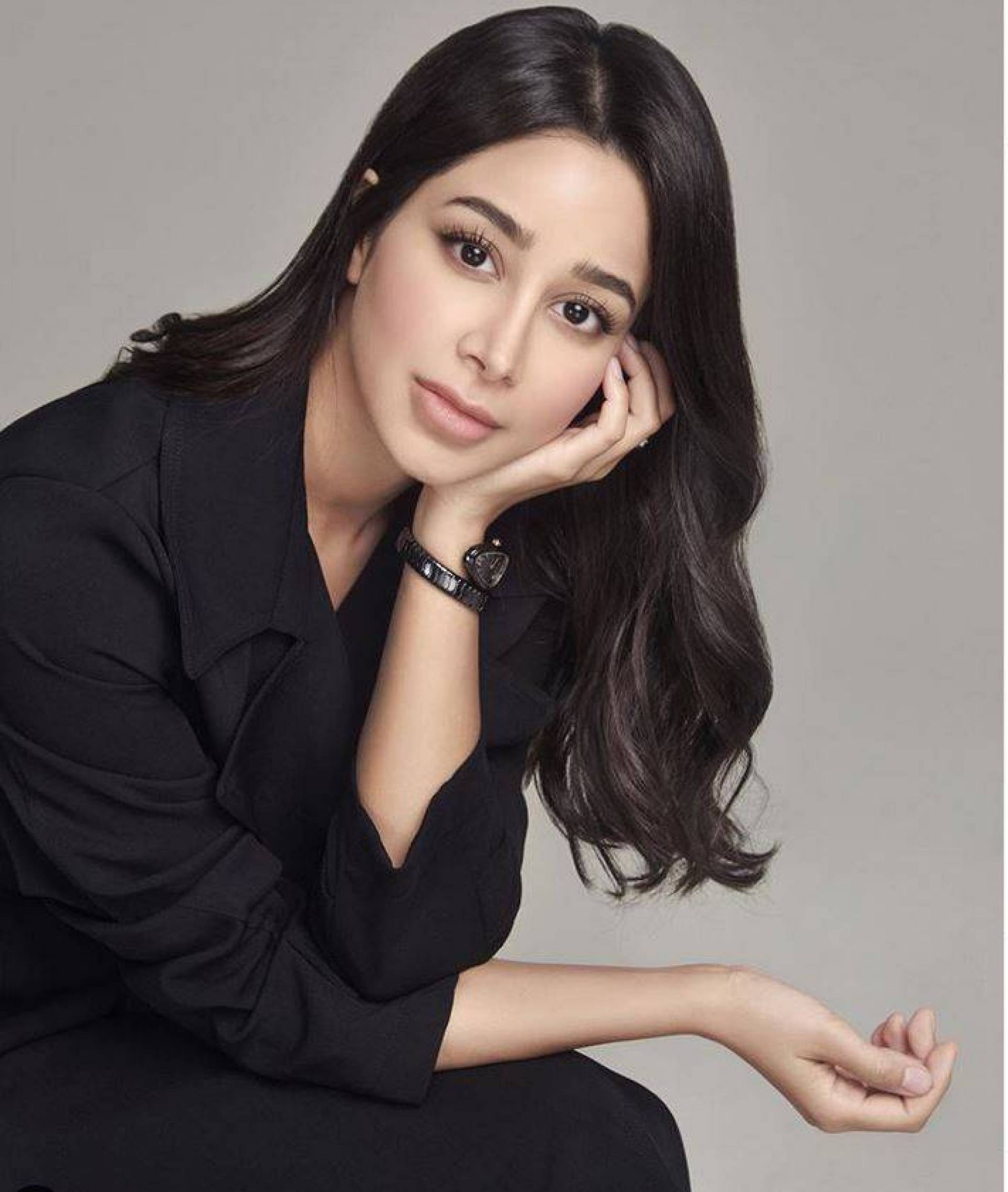 أسيل عمران تحدث ضجة برومنسيتها وبرسالة تؤجج العواطف... ما القصة؟ | Laha