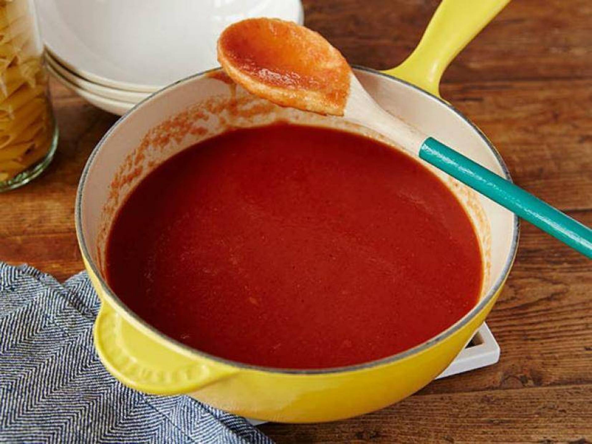 Простые вкусные соусы. Соус красный основной. Соус для лазаньи. Томатный соус. Томатная паста для лазаньи.