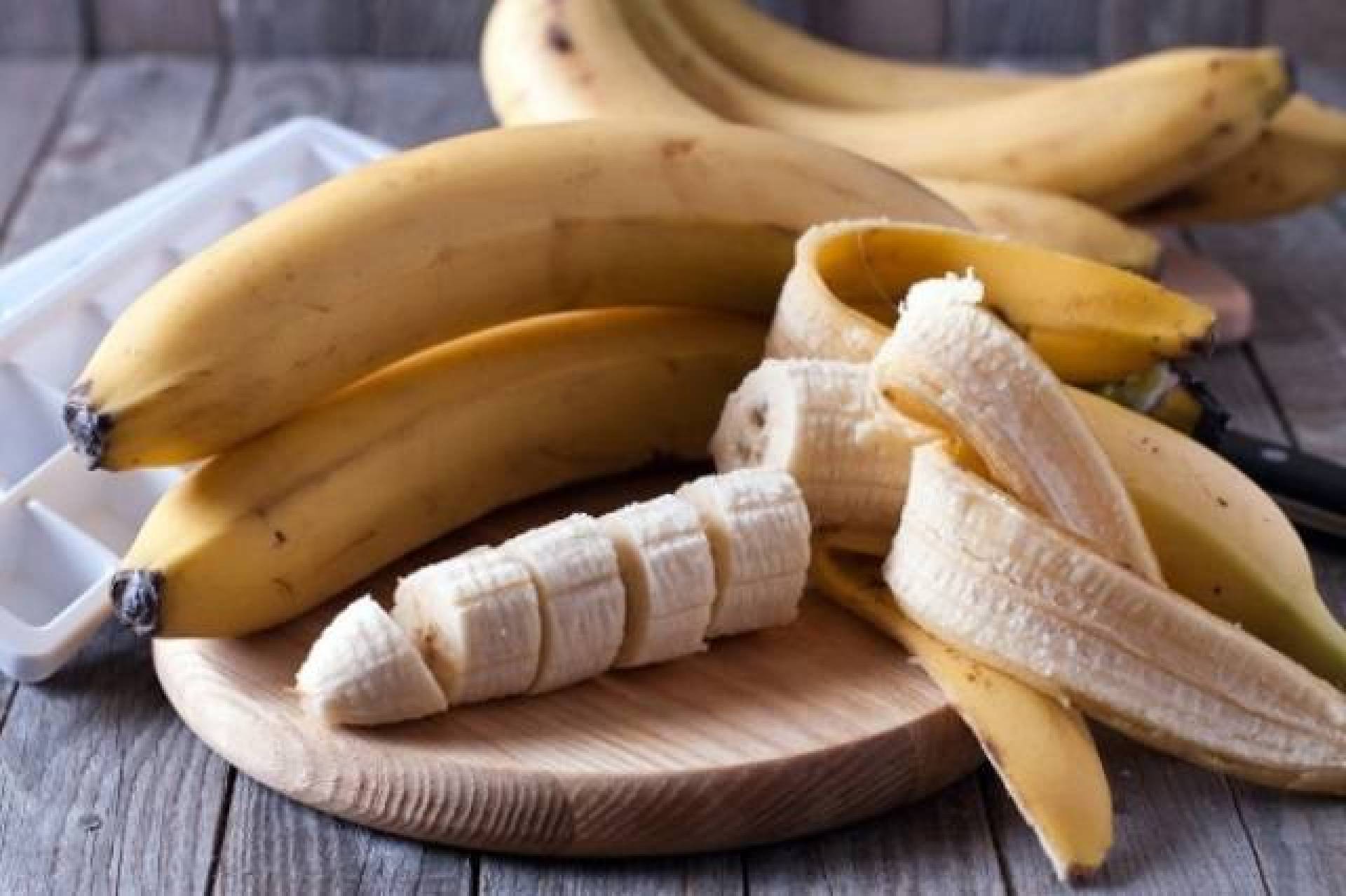 Десертный банан польза. Бананы на Бали. Банановая кожура. Натуральный банан. Банан фото.