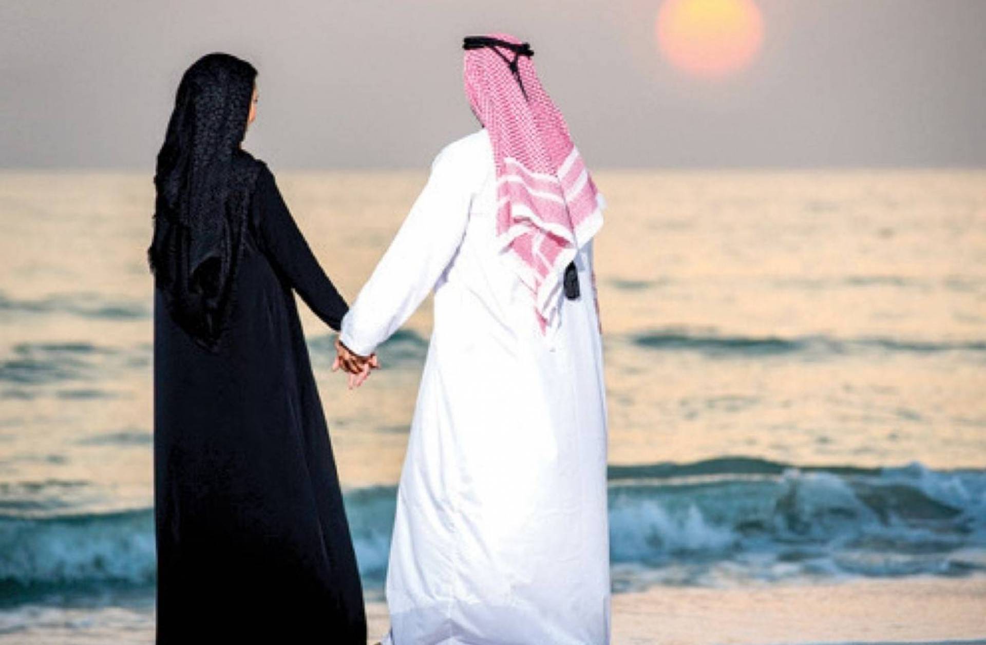 Первый ночь в исламе. Никаб Саудовской Аравии. Арабы Саудовской Аравии. Свадьба в ОАЭ. Мужчина и женщина в хиджабе.