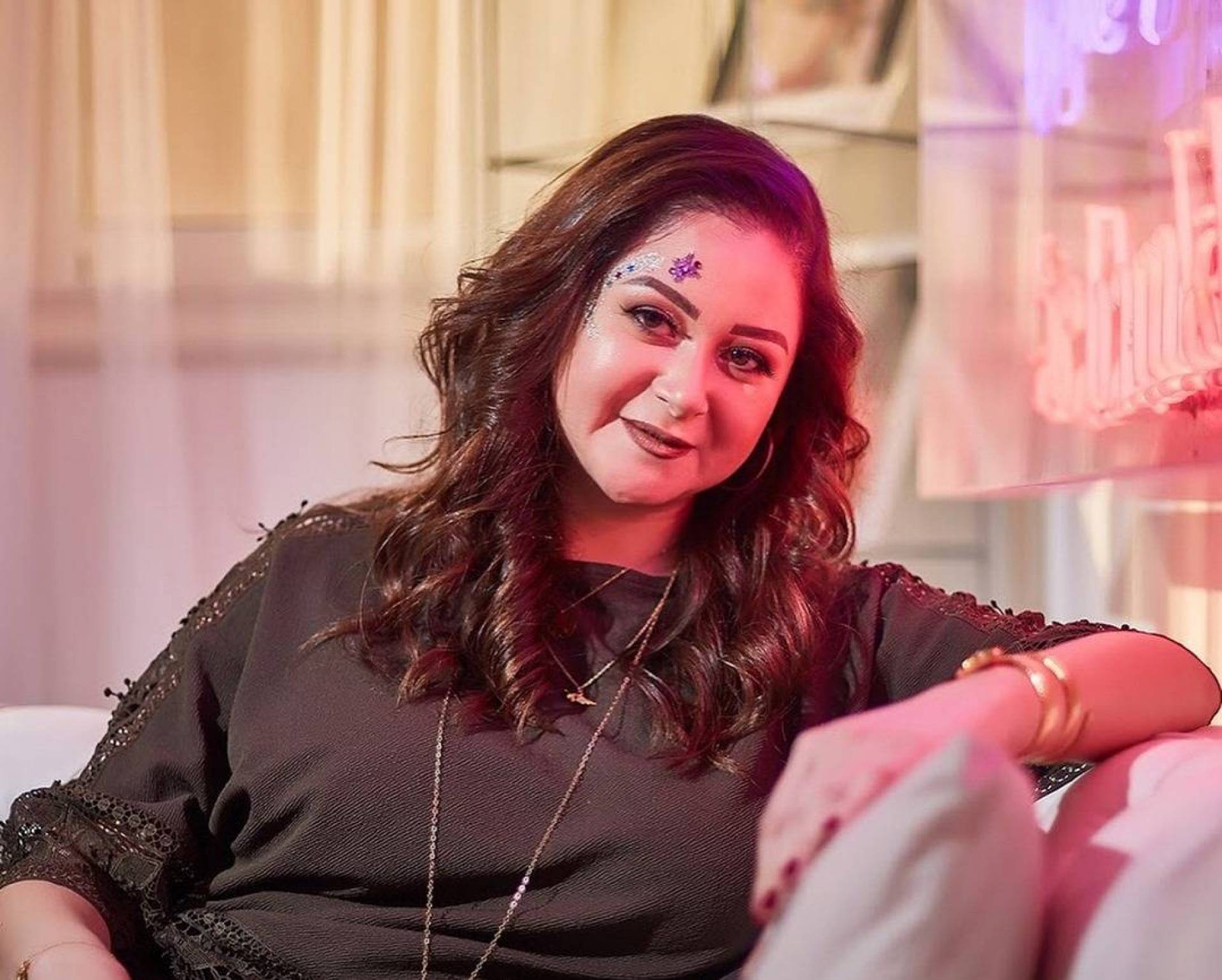 Mai Nour Al-Sherif résout la controverse sur son mariage… et cette artiste est apte à incarner la vie de son père